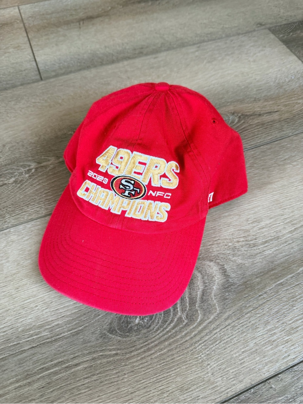 Men's '47 Scarlet San Francisco 49ers 2023 NFC Champions Clean Up Adjustable Hat - Picture 2 of 7